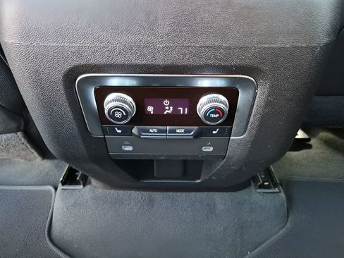 Used 2024 GMC Yukon XL AT4 w/ AT4 Premium Plus Package image 21