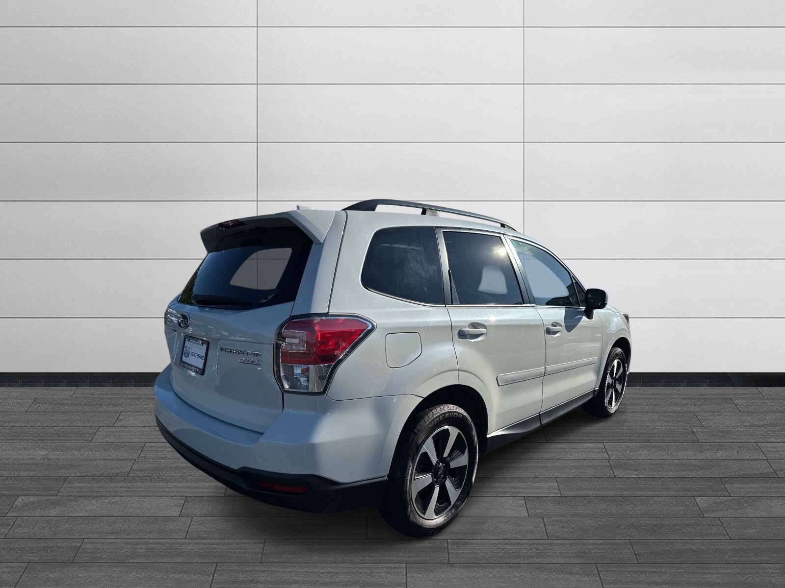Used 2017 Subaru Forester 2.5i Premium w/ All-Weather Package AWD/4WD image 3