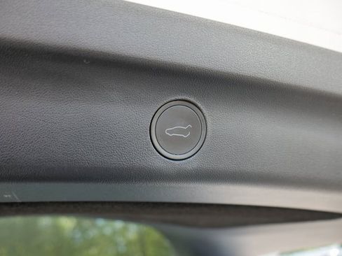 Used 2025 Tesla Model Y Long Range image 12