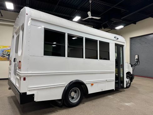 Used 2019 Chevrolet Express 3500 w/ School Bus Package image 20