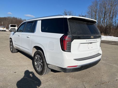 Certified 2025 Chevrolet Suburban LS image 5
