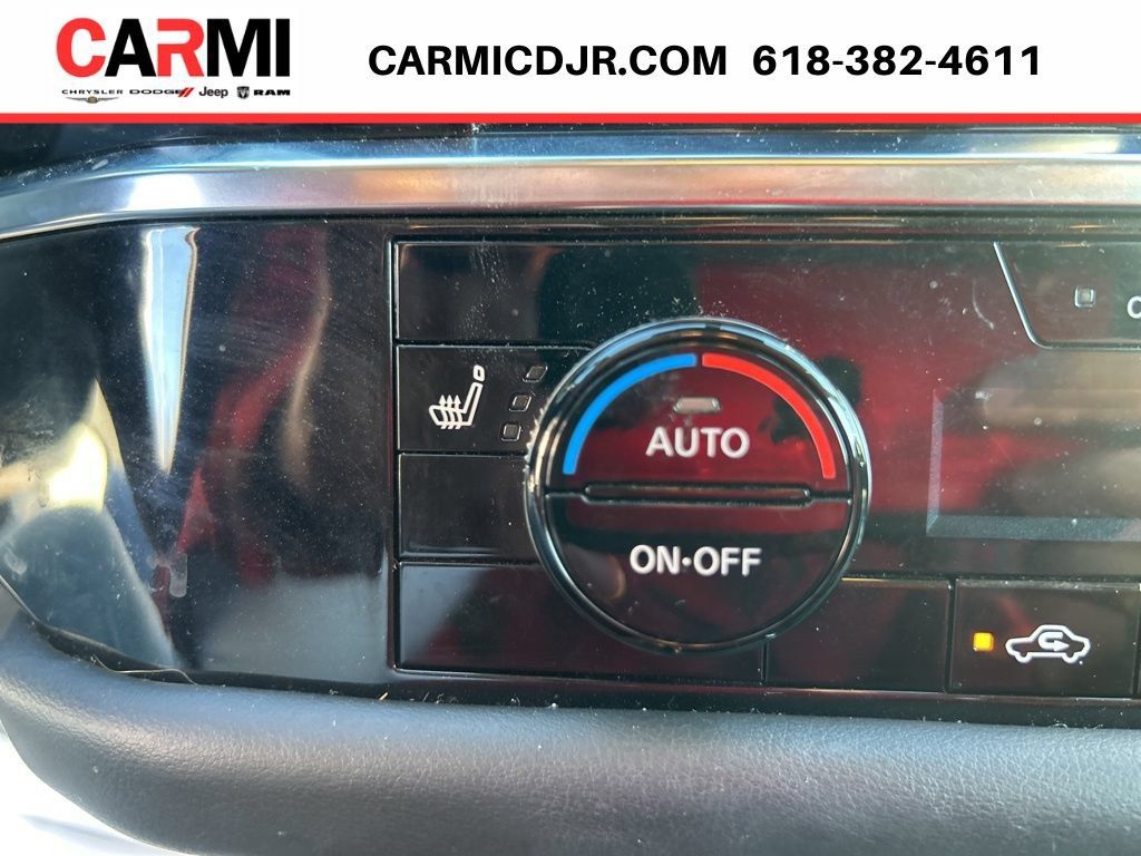 Used 2023 Nissan Pathfinder SL AWD/4WD image 24