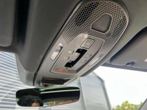 New 2025 Porsche Cayenne image 23