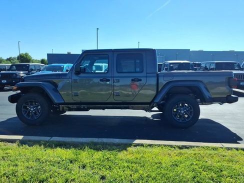 New 2026 Jeep Gladiator Sport AWD/4WD image 3