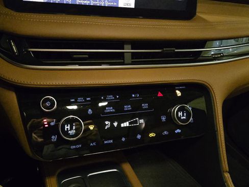 Certified 2023 INFINITI QX60 Sensory image 28