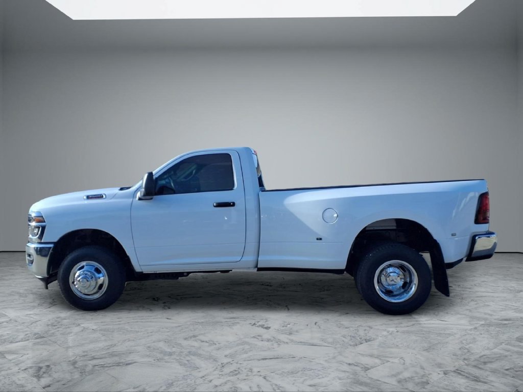 Used 2026 RAM 3500 Tradesman w/ Chrome Appearance Group A AWD/4WD image 4