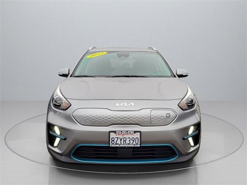 Used 2022 Kia Niro EX image 2