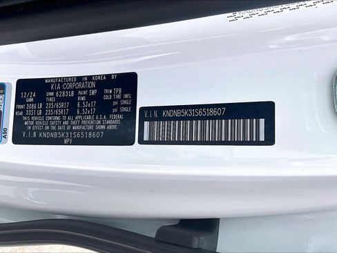 Used 2025 Kia Carnival image 33