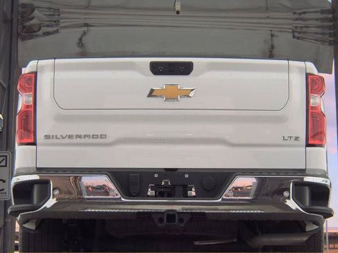 Used 2023 Chevrolet Silverado 1500 LTZ RWD image 7