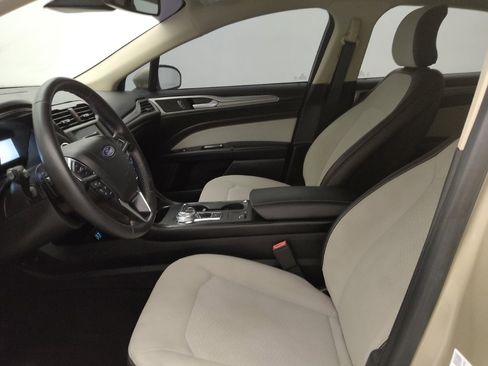 Used 2019 Ford Fusion SE w/ Equipment Group 151A image 17