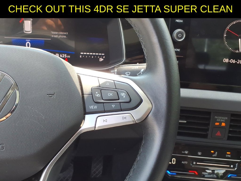 Used 2025 Volkswagen Jetta SE FWD image 16