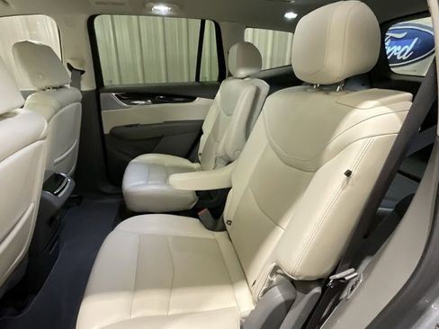 Used 2025 Cadillac XT6 Premium Luxury image 11