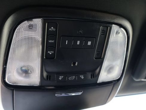 Used 2023 Dodge Durango R/T AWD/4WD image 19