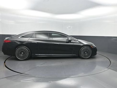 Used 2022 Mercedes-Benz EQS 450+ Sedan image 27