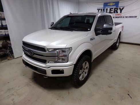 Used 2018 Ford F150 Platinum w/ Equipment Group 701A Luxury image 3