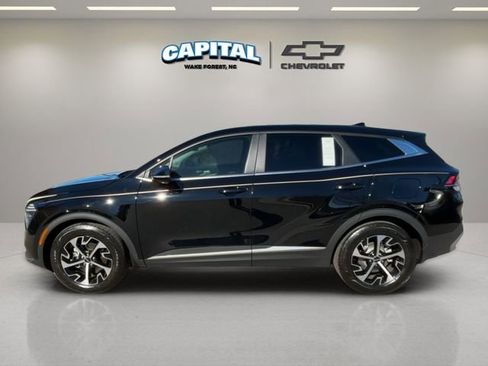 Used 2024 Kia Sportage EX image 2