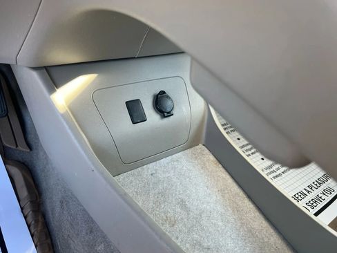 Used 2010 Toyota Prius Five image 16