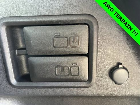 Used 2023 GMC Terrain SLE w/ Driver Convenience Package image 29