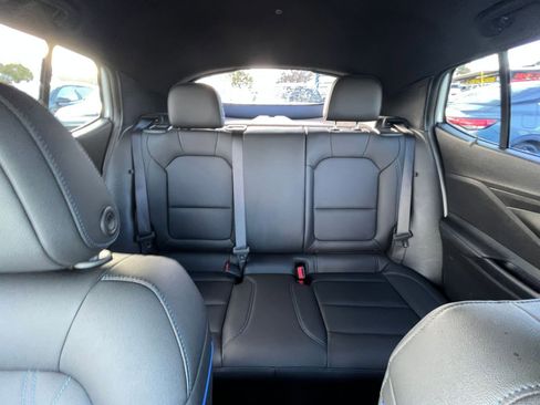 Used 2025 Buick Envista Sport Touring image 36