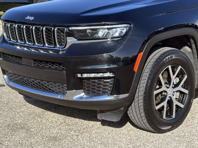 Used 2023 Jeep Grand Cherokee L Limited AWD/4WD image 7