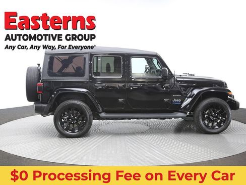Used 2021 Jeep Wrangler Unlimited Sahara w/ Cold Weather Group AWD/4WD image 45