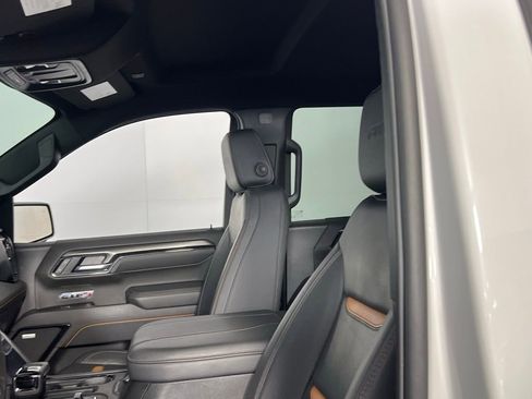 Used 2025 GMC Sierra 1500 AT4 image 22