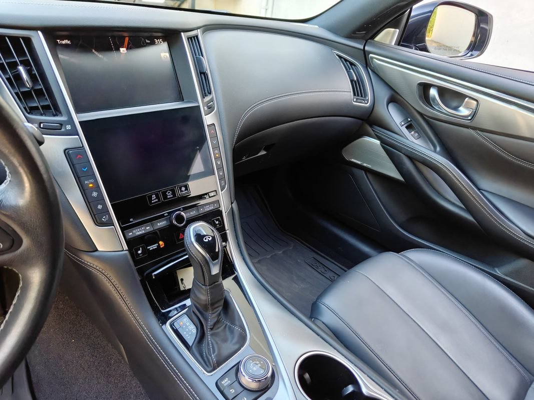 Used 2018 INFINITI Q60 3.0t Luxe w/ Sensory Package 3.0T Luxe AWD/4WD image 17