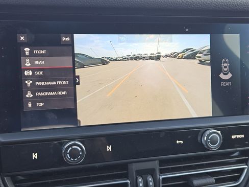 Used 2023 Porsche Macan Turbo image 18