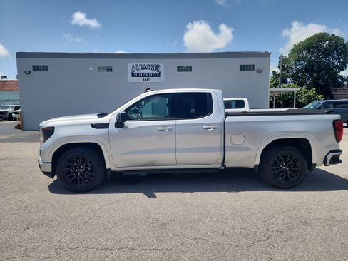 Used 2022 GMC Sierra 1500 Elevation RWD image 2