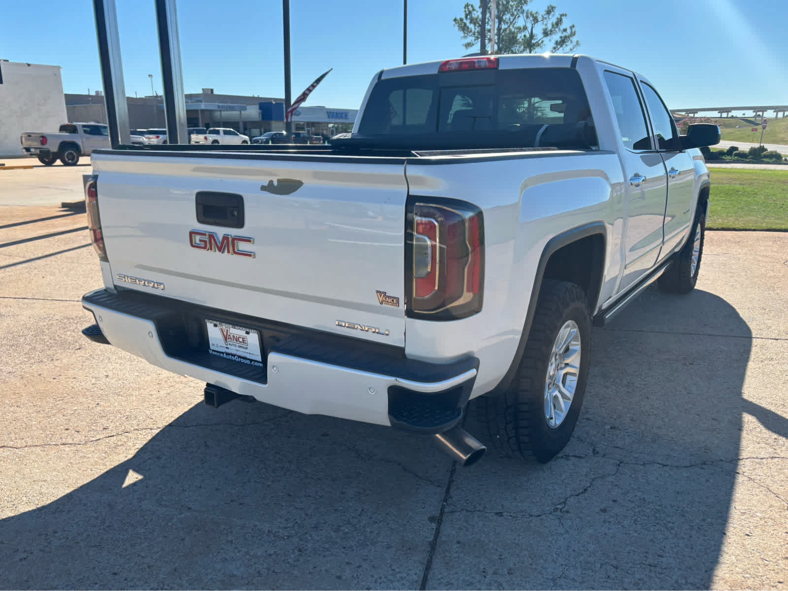 Used 2018 GMC Sierra 1500 Denali w/ Denali Ultimate Package AWD/4WD image 7