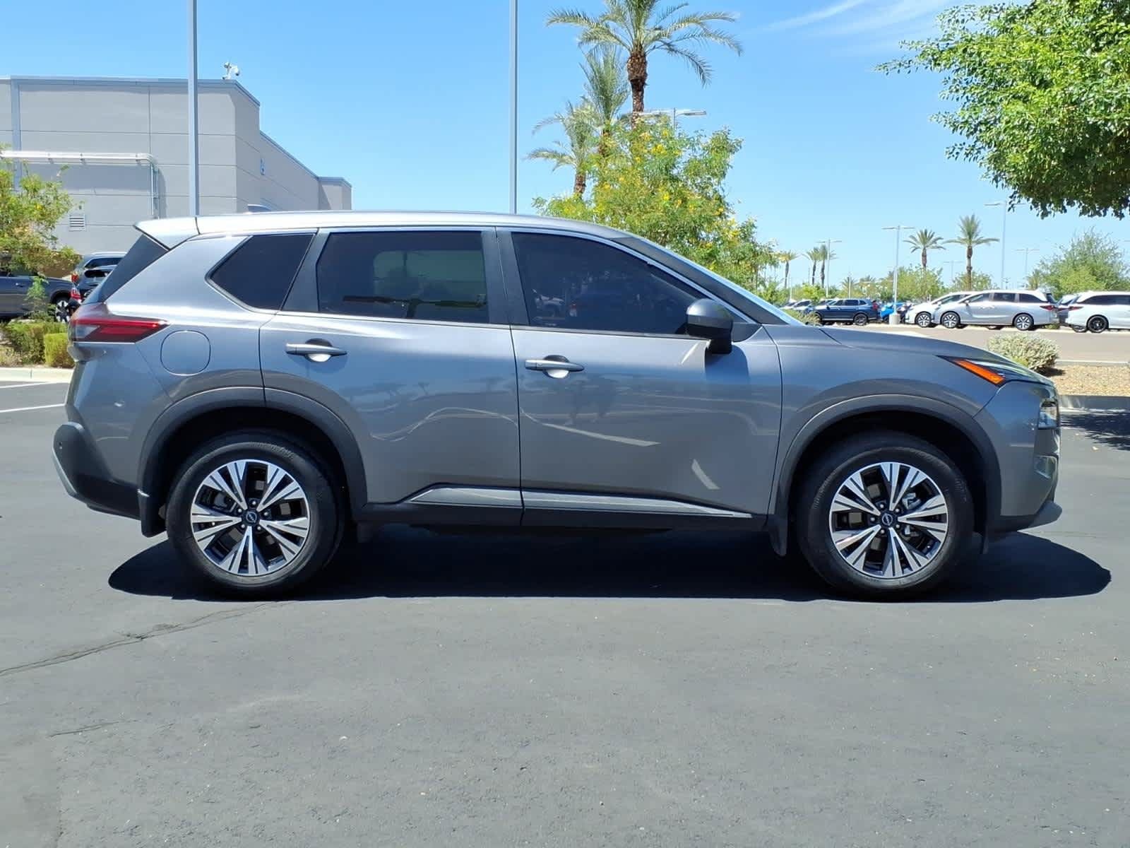 Used 2023 Nissan Rogue SV FWD image 8