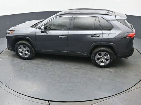 Used 2022 Toyota RAV4 XLE image 40