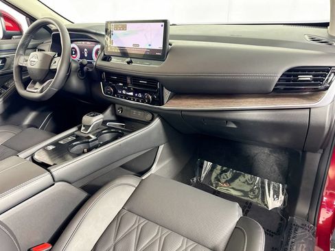 Used 2025 Nissan Rogue Platinum w/ Platinum Premium Package FWD image 37