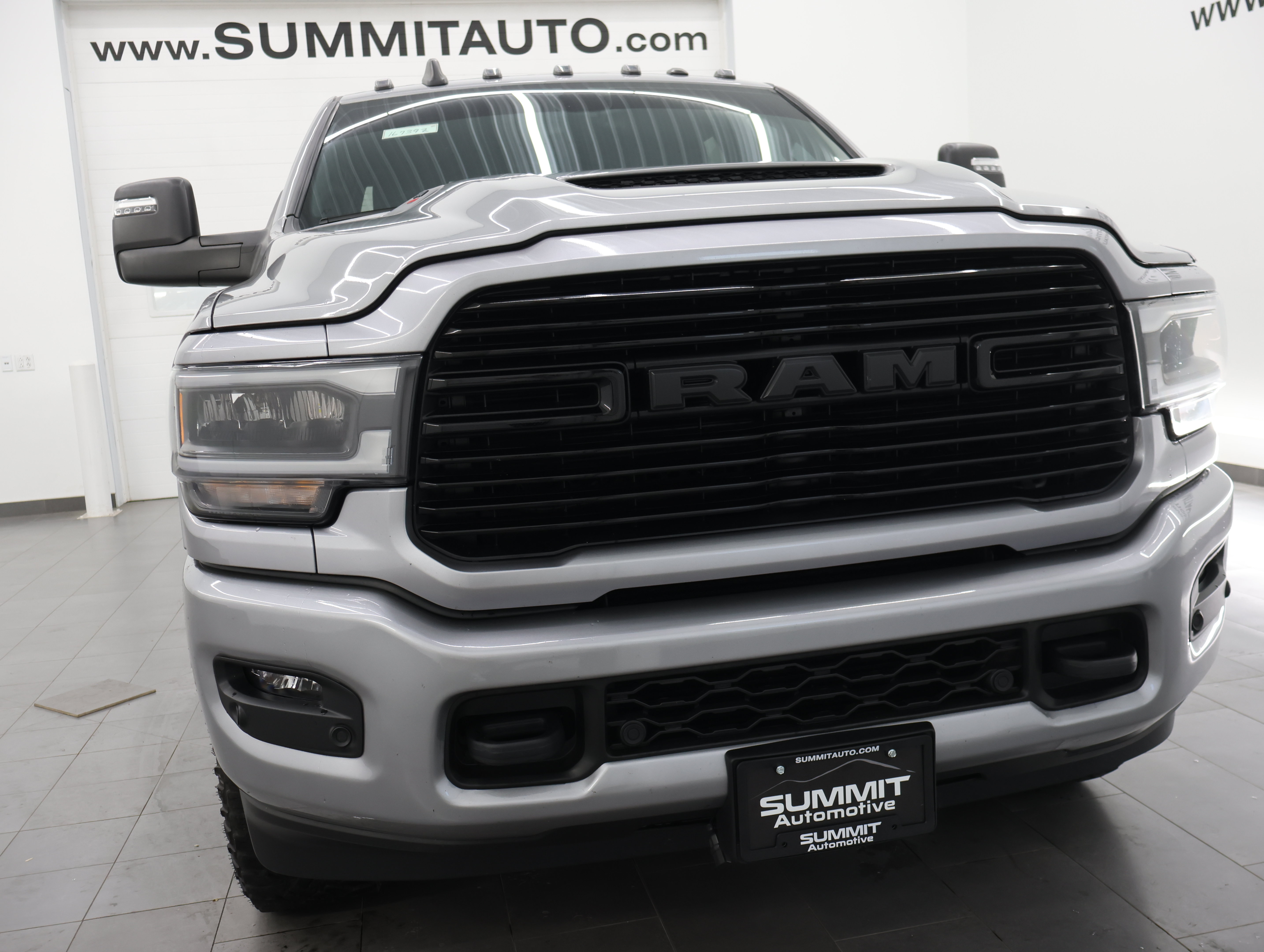 Used 2023 RAM 3500 Laramie AWD/4WD image 22