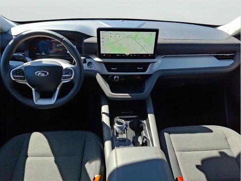 Used 2025 Ford Explorer Active image 12