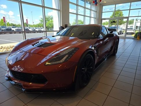 Used 2016 Chevrolet Corvette Z06 w/ 3LZ Preferred Equipment Group RWD image 2