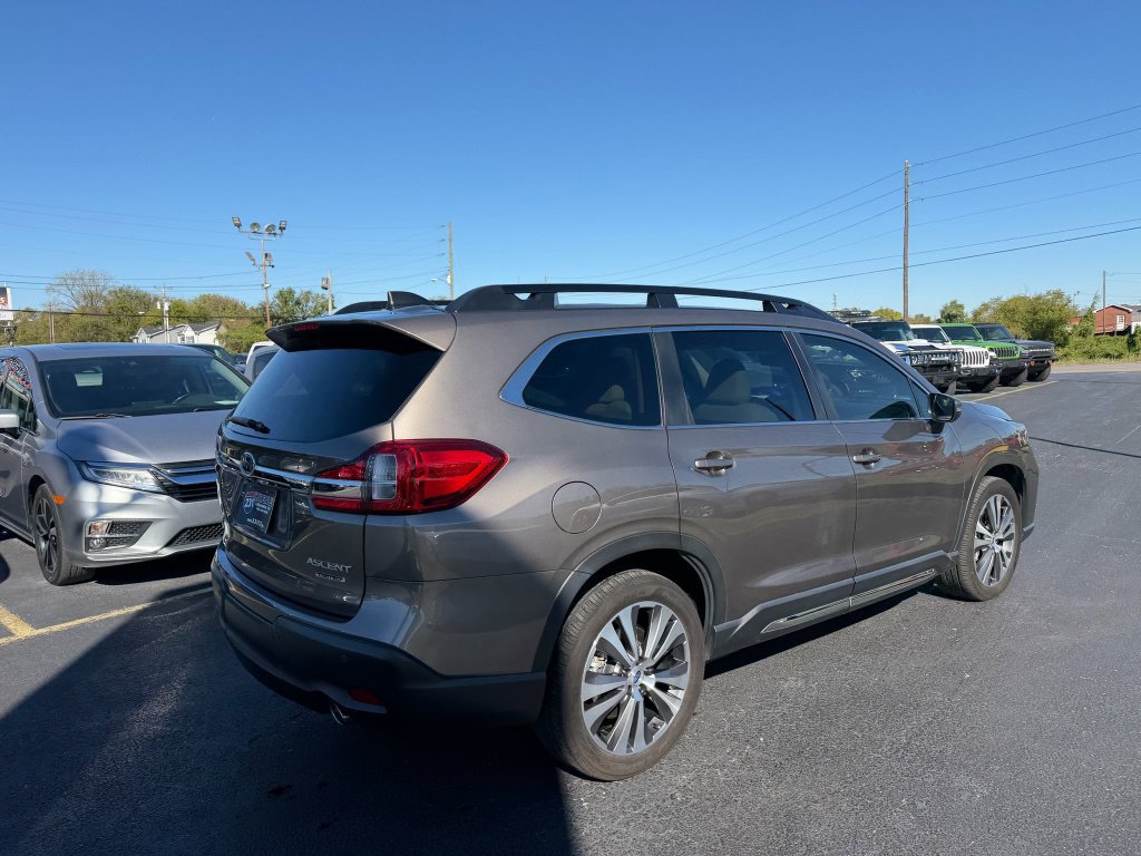 Used 2022 Subaru Ascent Limited w/ Technology Package AWD/4WD image 3