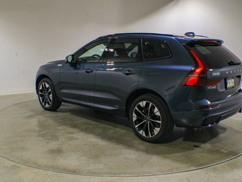 Used 2026 Volvo XC60 B5 Plus w/ Climate Package AWD/4WD image 3