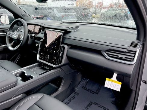 New 2026 GMC Acadia Elevation image 23