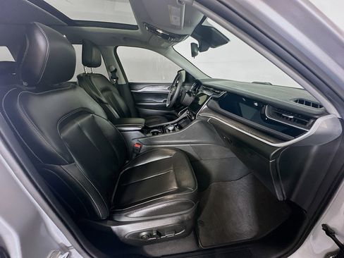 Used 2023 Jeep Grand Cherokee 4WD 4xe image 34