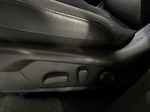 Used 2025 Subaru Forester Premium AWD/4WD image 11