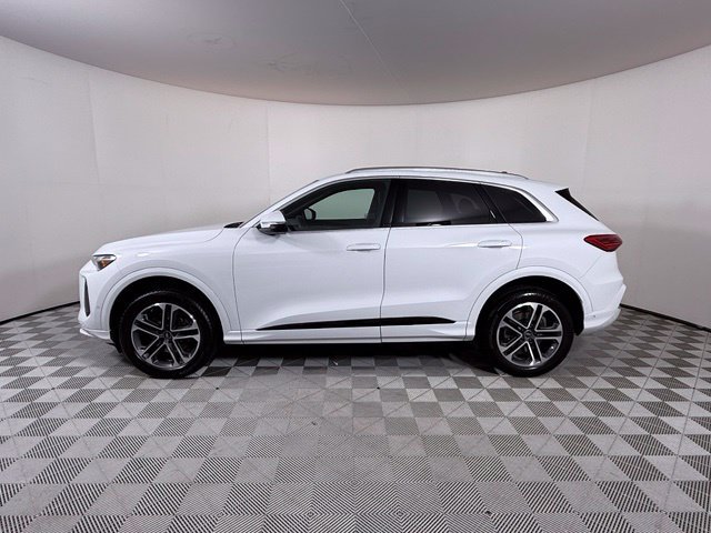 Certified 2025 Audi Q5 Premium w/ Convenience Package AWD/4WD image 4