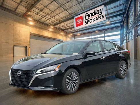 Used 2025 Nissan Altima 2.5 SV FWD image 1