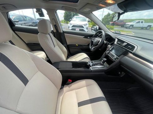 Used 2019 Honda Civic EX image 8