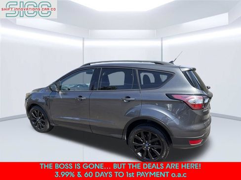 Used 2018 Ford Escape SE w/ SE Sport Appearance Package FWD image 4