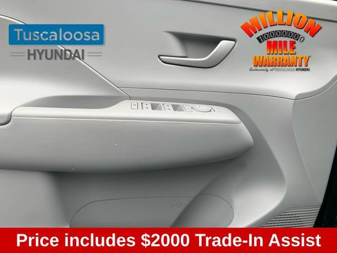 Used 2025 Hyundai Kona SEL FWD image 12