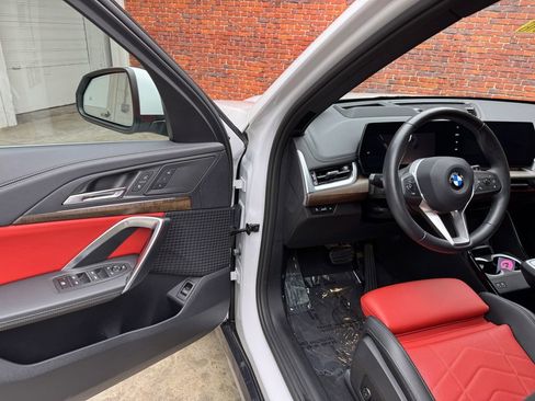 Certified 2025 BMW X1 xDrive28i AWD/4WD image 8