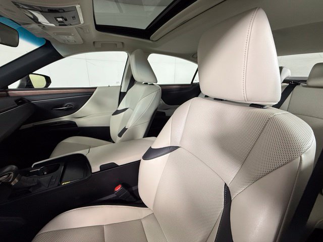 Used 2025 Lexus ES 350 w/ Premium Package FWD image 5