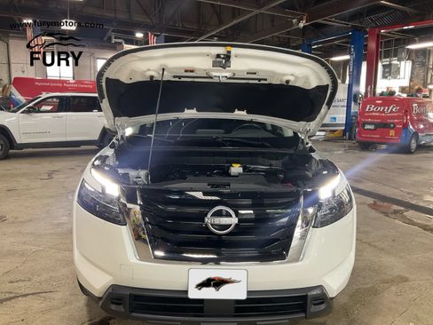 Used 2024 Nissan Pathfinder SV AWD/4WD image 31