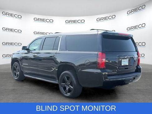 Used 2020 Chevrolet Suburban LT w/ Luxury Package RWD image 5